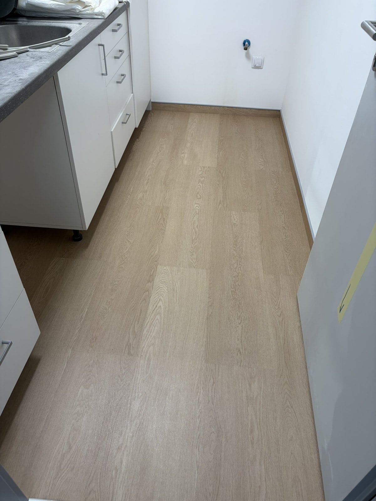 LVT teakonyhában